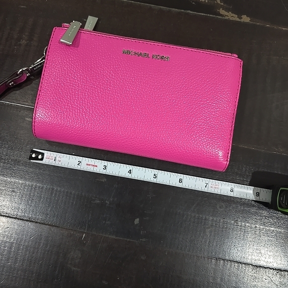 Michael Michael Kors Jet Set Double-Zip Pebbled Leather Wristlet in Cerise pink. - Picture 3 of 10